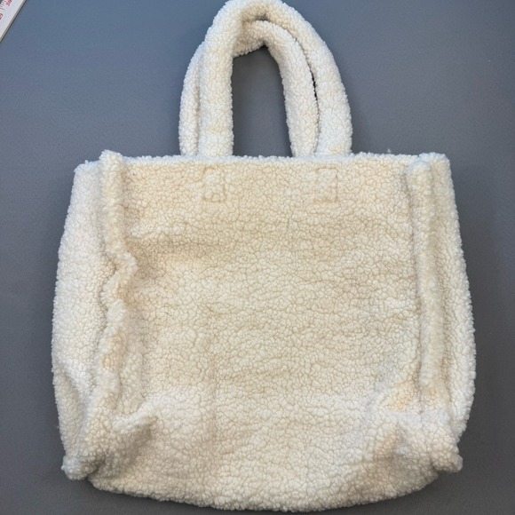 Victoria's  Secret Sherpa Tote White/Ivory Color Lined Logo EUC - Picture 3 of 7
